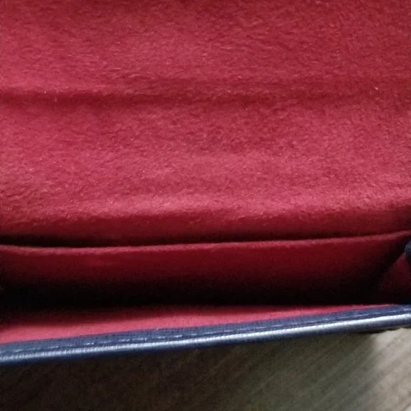 Captain Marvel Navy Wallet with Gold Star Clasp - Picture 4 of 9